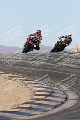 media/Dec-01-2025-Moto Forza (Mon) [[2daa91e15f]]/2-Intermediate Group/Session 2 (Turns 9 and 10)/